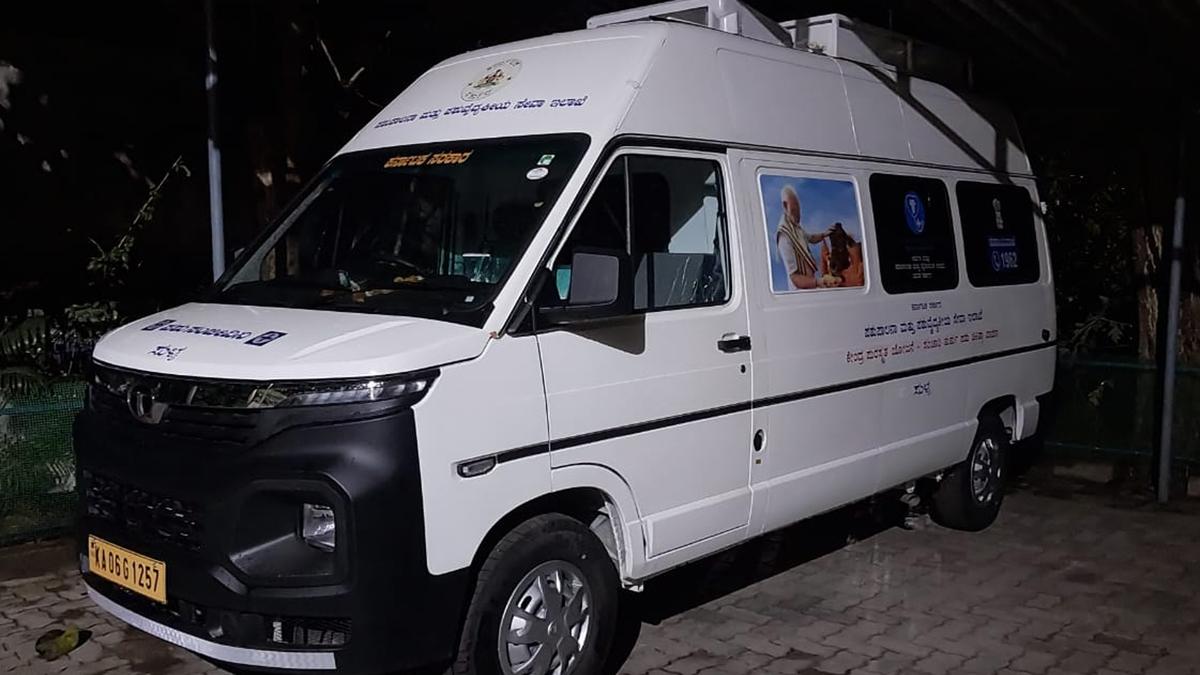 Farmers in Yadgir get treatment for livestock at doorstep through mobile veterinary clinic service Pashu Sanjivni